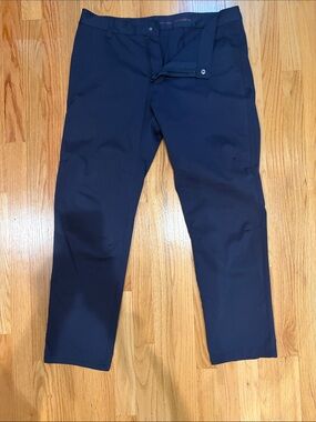 Rhône Men's Navy Commuter pants– classic fit 34/30